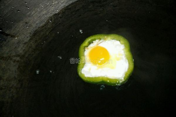 青椒煎鸡蛋圈的做法图解4
