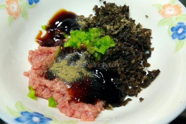 洋葱青椒鸡蛋猪肉圈的做法图解4