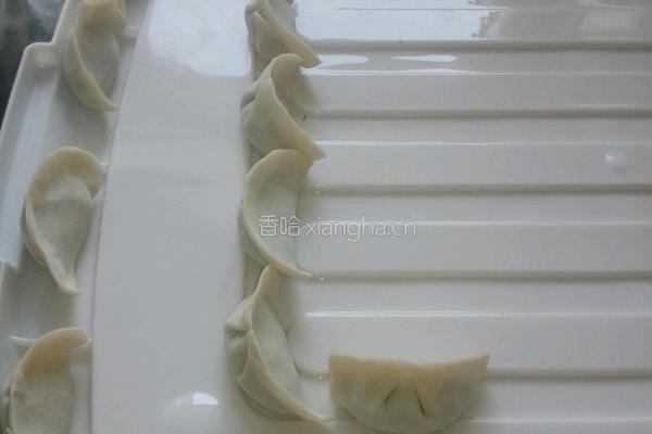 韭菜鲜虾肉馅饺子的做法图解5