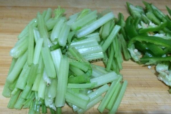 香干芹菜肉丝的做法图解2
