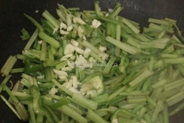 香干芹菜肉丝的做法图解7