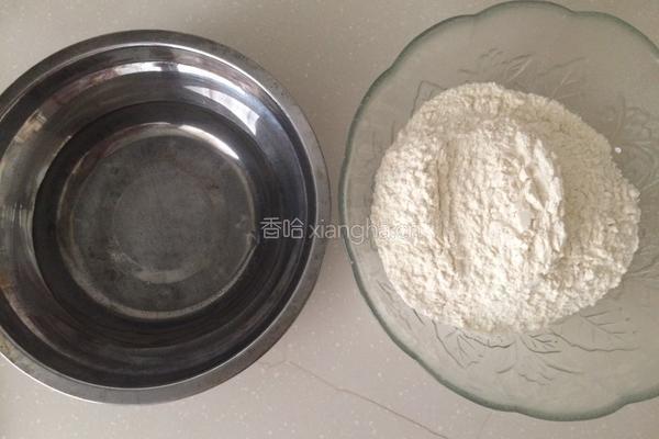葱香金丝饼的做法图解1