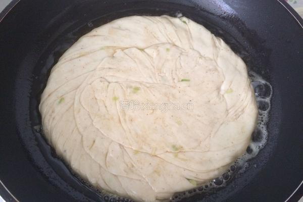 葱香金丝饼的做法图解9