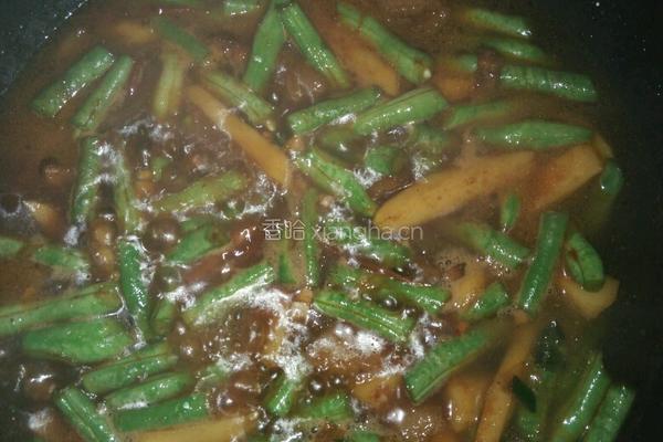 土豆豆角焖面的做法图解7