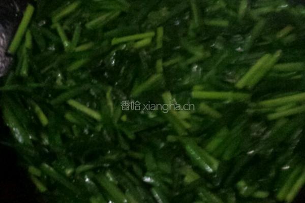 久菜炒鱿鱼的做法图解2