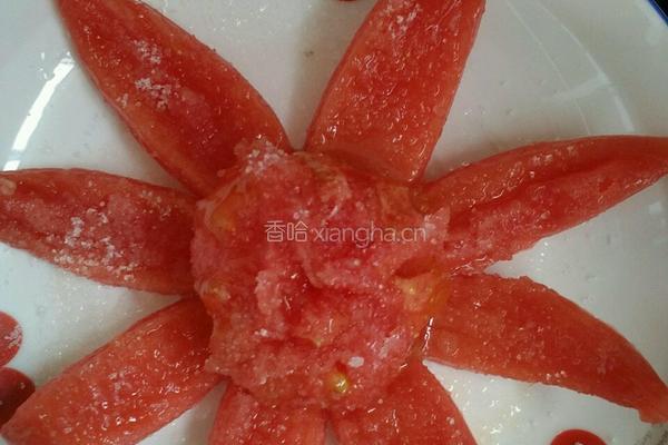 白砂糖拌西红柿的做法图解1