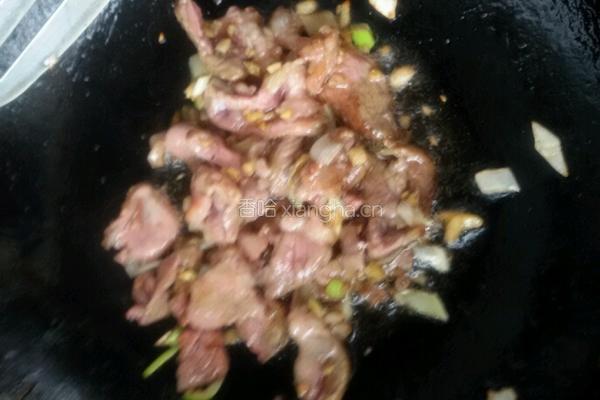 牛肉丝炒蒜苔。的做法图解5
