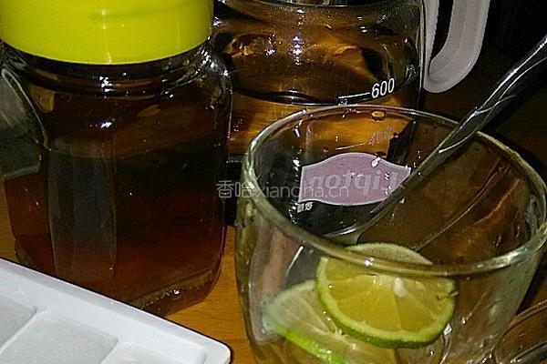 青柠蜜冰饮的做法图解1