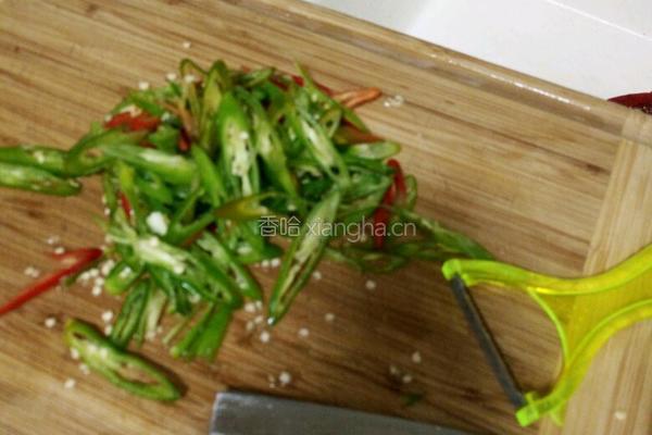 土豆青椒花生酱拌面的做法图解3