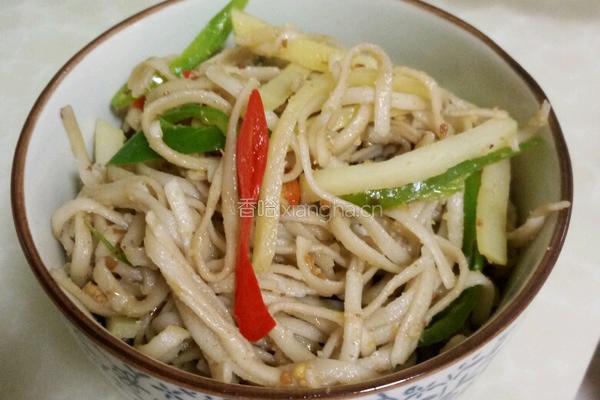 土豆青椒花生酱拌面的做法图解5