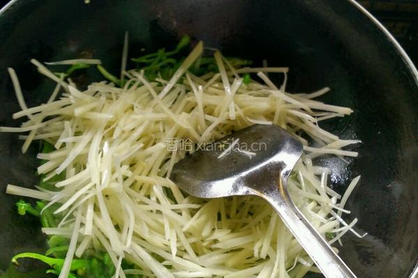 青椒土豆丝的做法图解7
