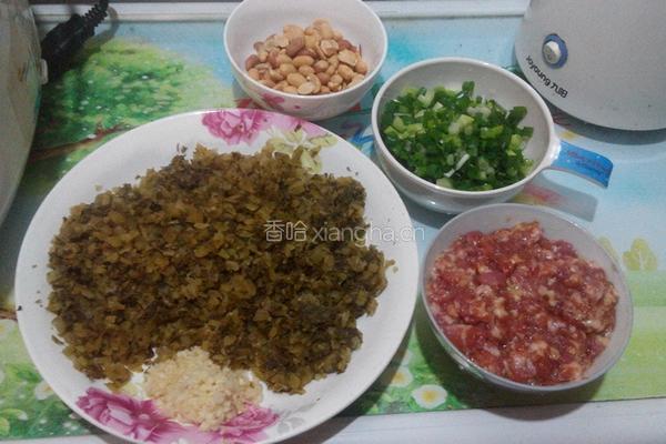 咸菜炒饭的做法图解1