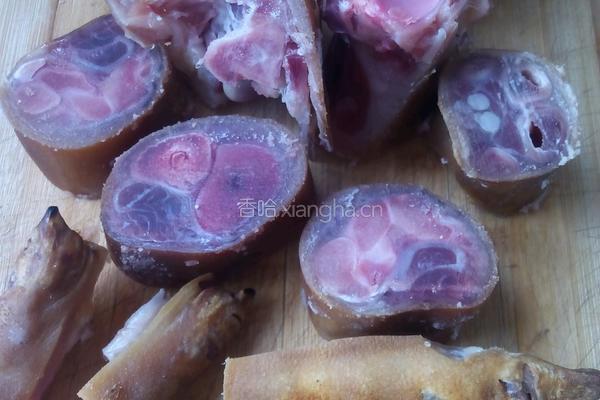 腊猪脚炖海带的做法图解5