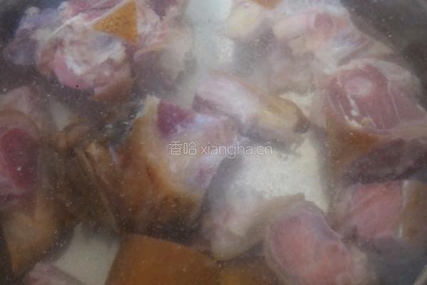 腊猪脚炖海带的做法图解8