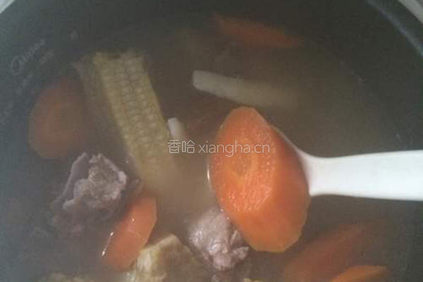 铁棍淮山红萝卜猪尾骨汤的做法图解5