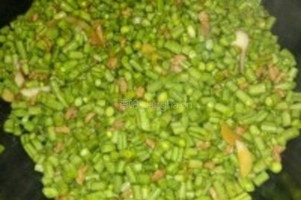 肉末橄榄菜豇豆角的做法图解1
