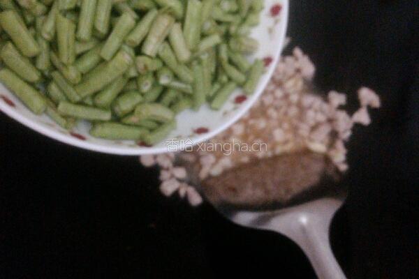 榄菜肉碎炒豆角的做法图解4