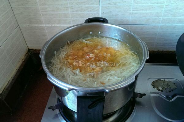 筒骨煲笋汤的做法图解4