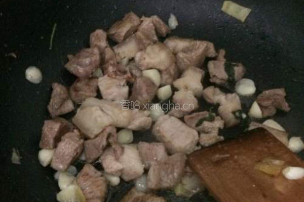 笋干缸豆红烧肉的做法图解5