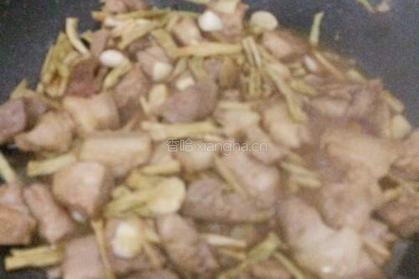 笋干缸豆红烧肉的做法图解7