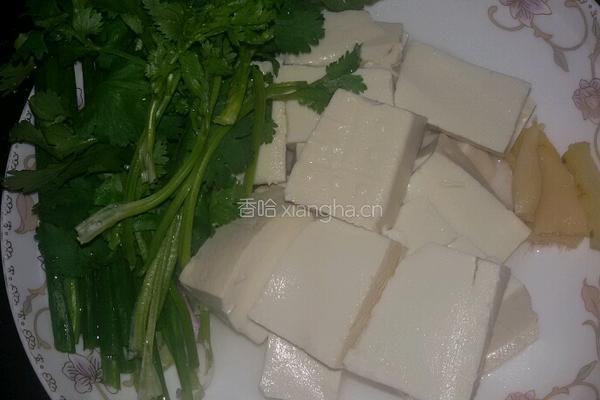 豆腐白贝汤的做法图解1