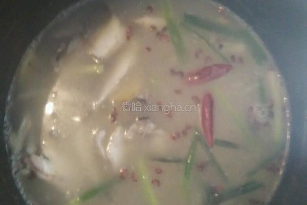 清炖野生小鲫鱼的做法图解5