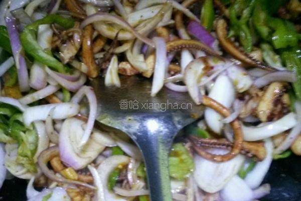 洋葱炒鱿鱼的做法图解10