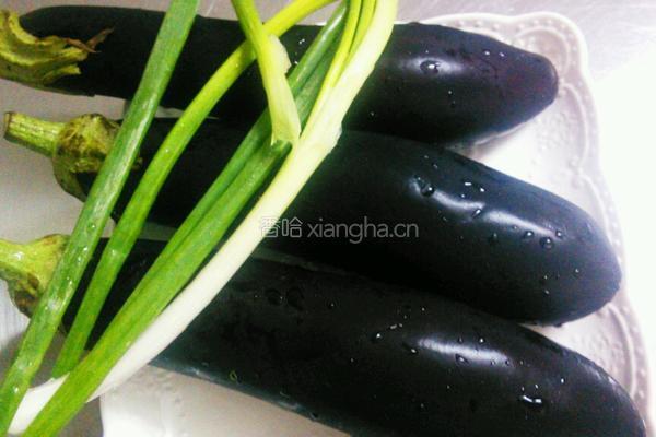 鱼香茄盒的做法图解1