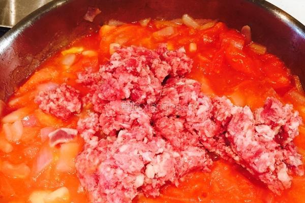 墨西哥著名的辣椒牛肉酱汤的做法图解3