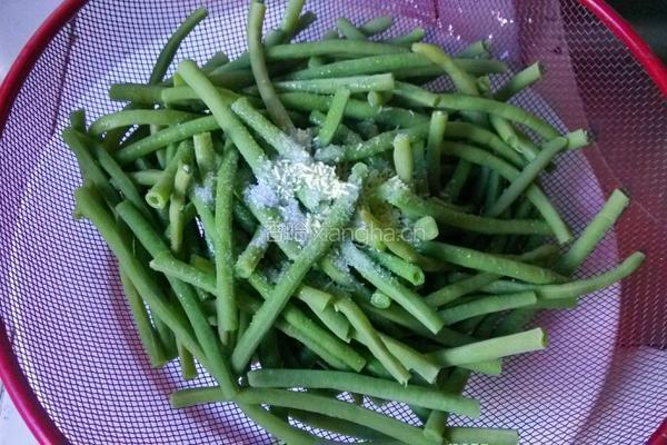 凉拌芝麻豇豆的做法图解3