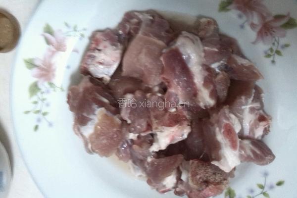 排骨鲜虾粥的做法图解1