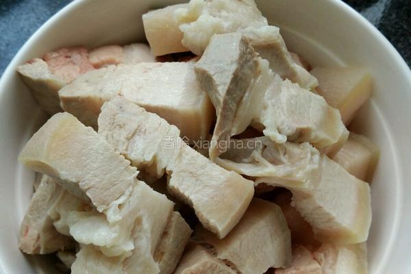 鲍鱼红烧肉的做法图解1