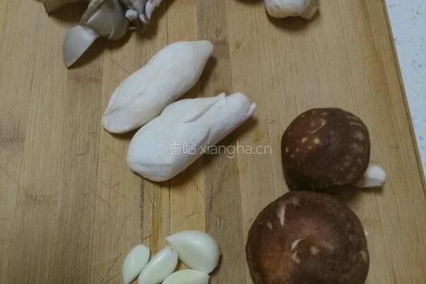 菌类鲜汤的做法图解1