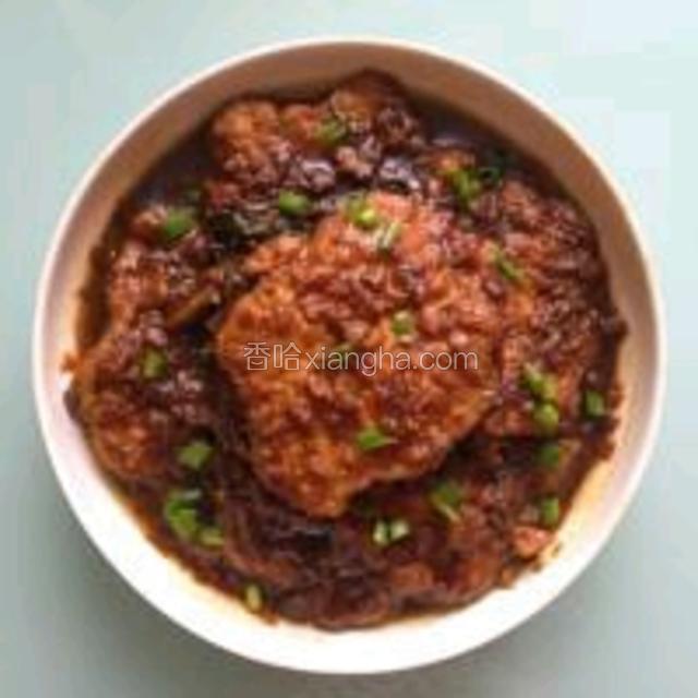 美味的葱烤大排出炉咯！几乎完美地复制了儿时的回忆！绝对是米饭和面条杀手哈哈
