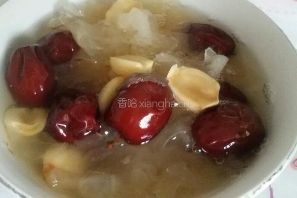 银耳甜汤。的做法图解5