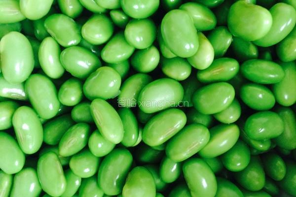 凉拌青豆的做法图解1