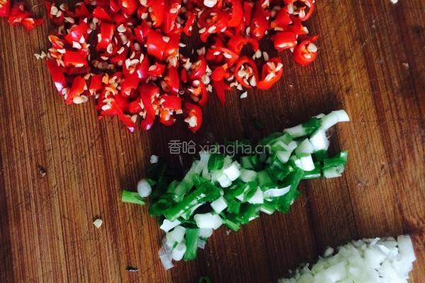 海蜇黄瓜丝的做法图解3