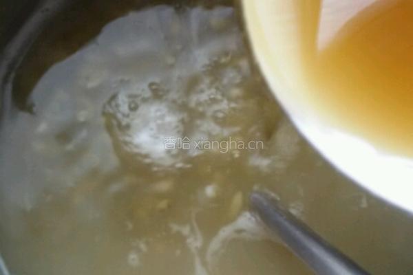菊花绿豆粥。的做法图解7