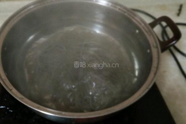 凉拌黄瓜红薯粉的做法图解2