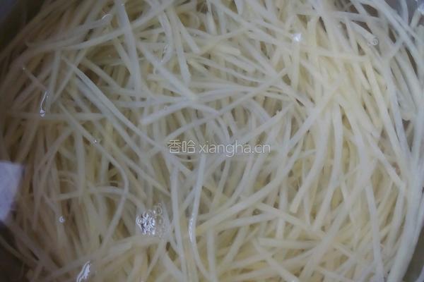 呛拌酸辣土豆丝的做法图解4