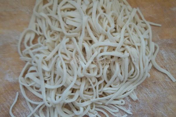 茄子氽面条。的做法图解7