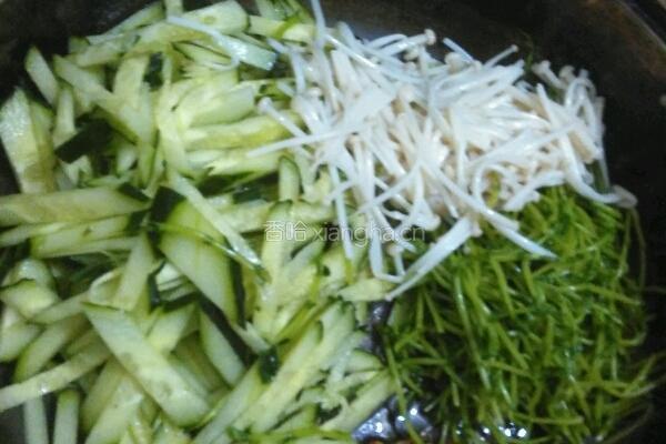 黄瓜凉拌豆芽的做法图解3