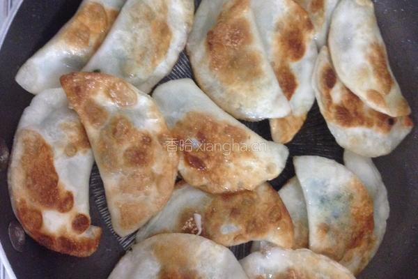 饺子(煎饺)的做法图解8
