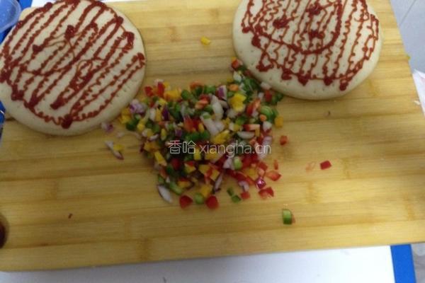 培根披萨的做法图解1