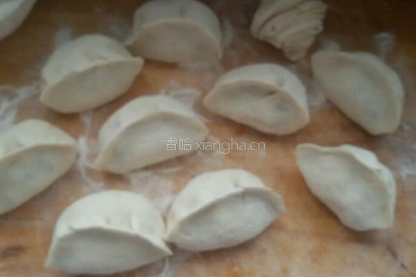 豇豆发面饺。的做法图解6