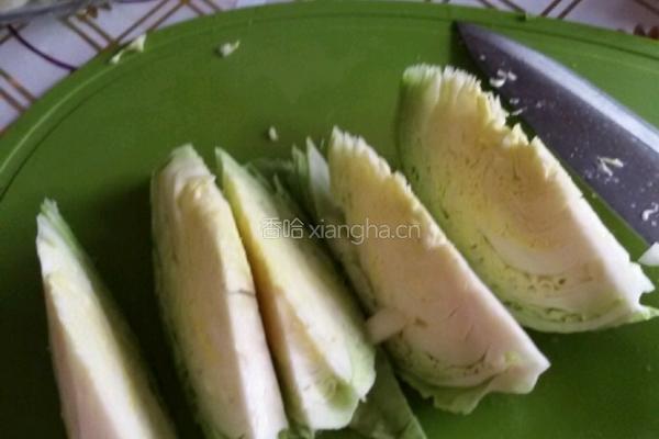 现做现吃的辣圆白菜的做法图解3