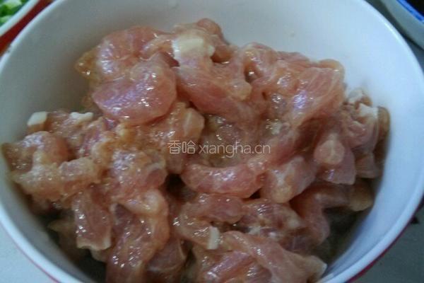 韭黄肉丝的做法图解2