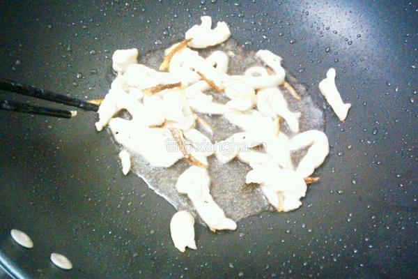 榨菜丝炒鸡胸脯肉的做法图解7