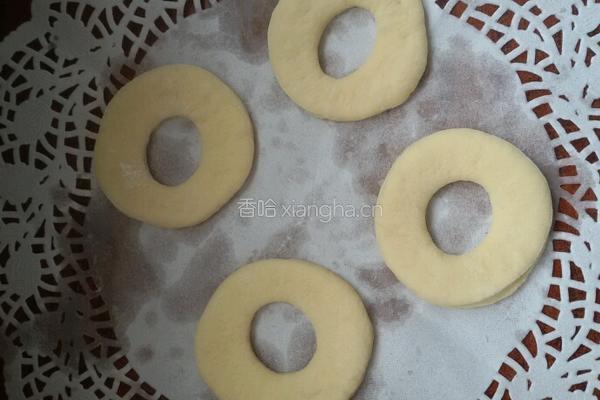 巧克力彩针甜甜圈。的做法图解3