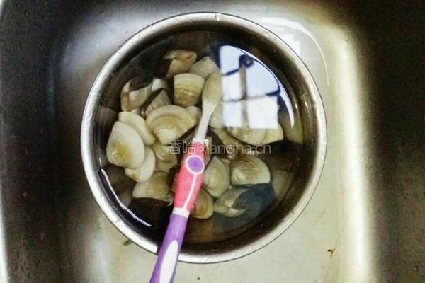 鸡蛋蒸蛤蜊的做法图解1